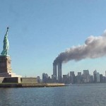 Blick auf World Trade Center und Freiheitsstatue